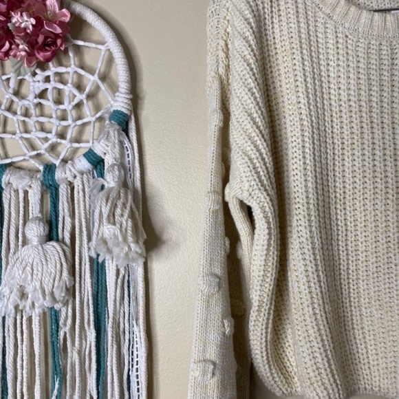 Moon and Madison Knit Sweater Cream Size Large - Picture 2 of 3